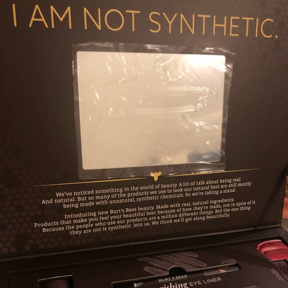 Burt's Bees Makeup 7 Products SET NEW BOX - Picture 4 of 8